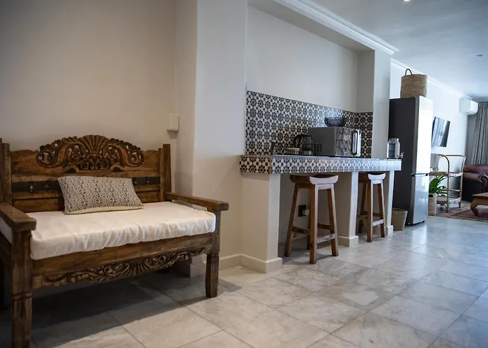 Sea Castle Hotel Camps Bay
