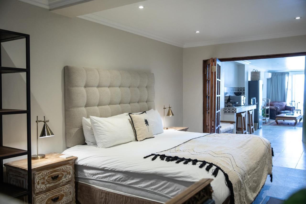 Sea Castle Camps Bay Hotel 4*