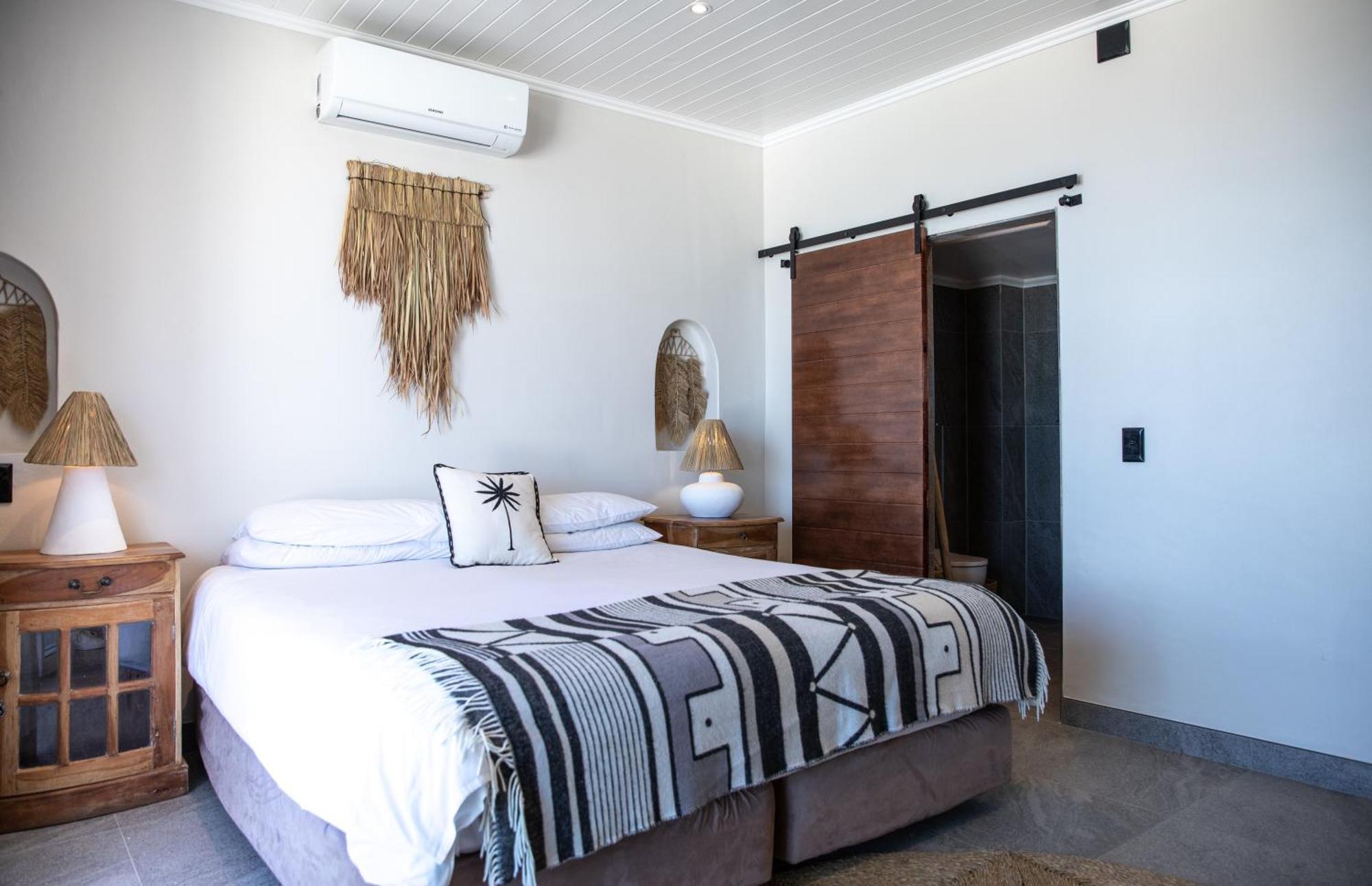 Sea Castle Camps Bay Hotel 4*